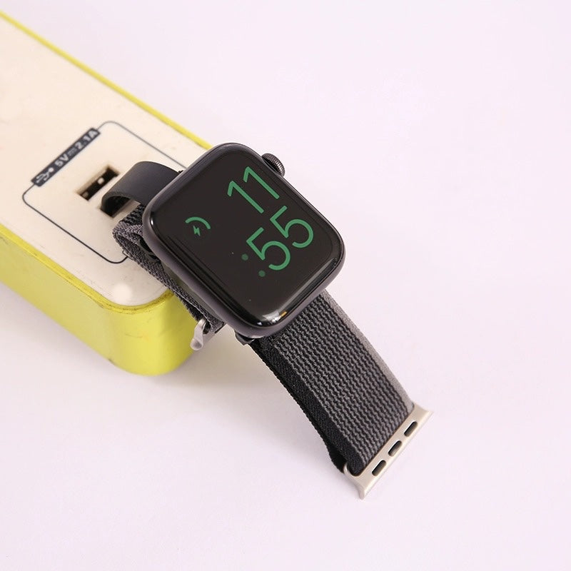 Apple Watch Trail Loop Armband mit Ladefunktion